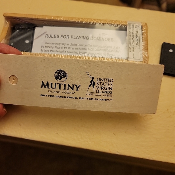 New Mutiny Vodka Mini Domino Set with case..6 inches by 2 by 1.5 good for travel - Picture 2 of 5
